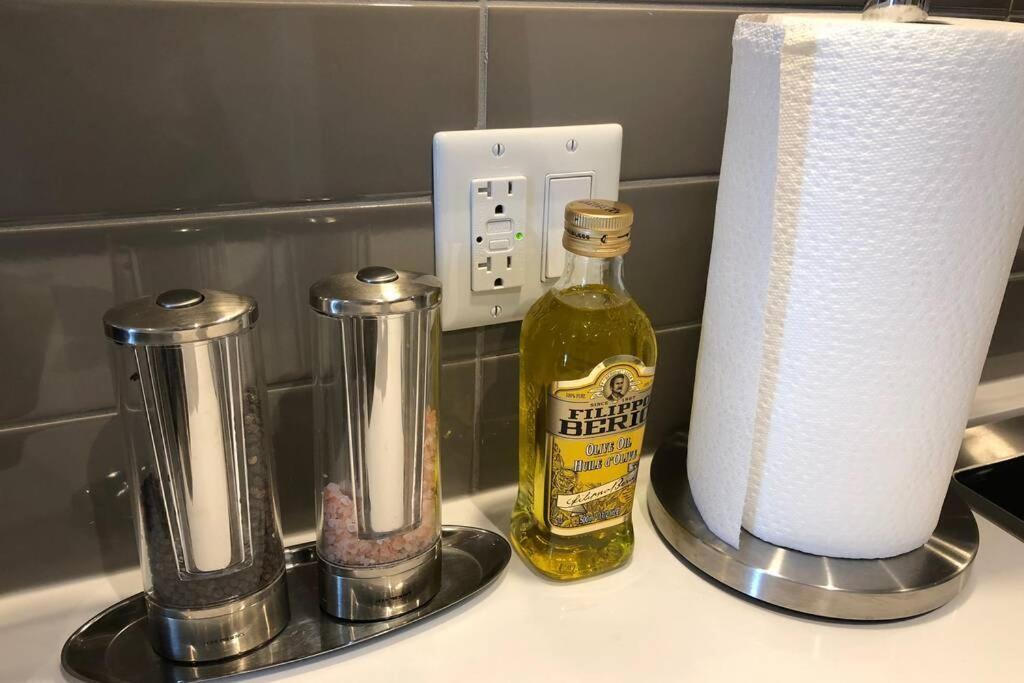 Clean 4Th Floor 1 Bedroom Apt In Old Town China Town Βικτώρια Εξωτερικό φωτογραφία
